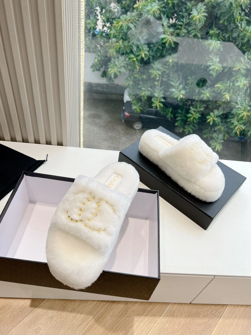Timeless Chxnxl Slippers 127116