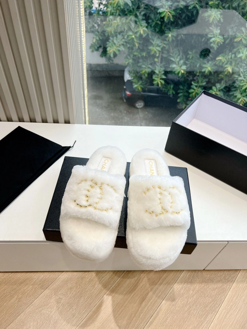 Timeless Chxnxl Slippers 127116
