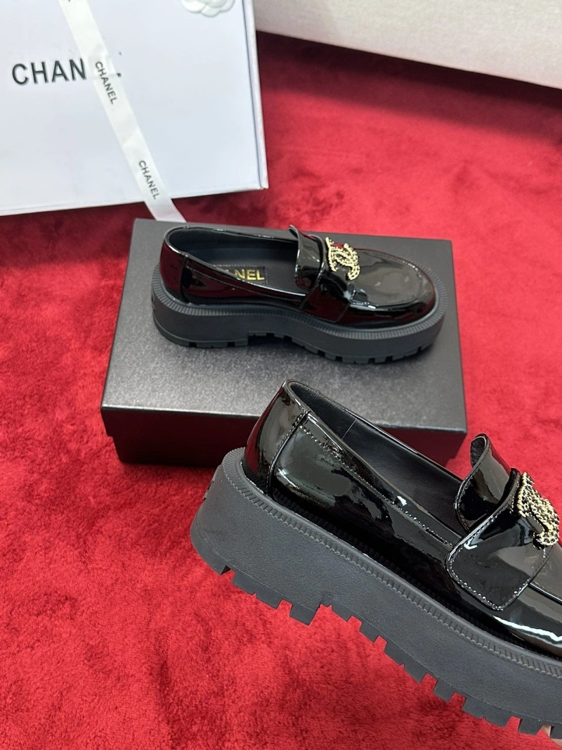 Vibrant Chxnxl Leather Shoes 127148