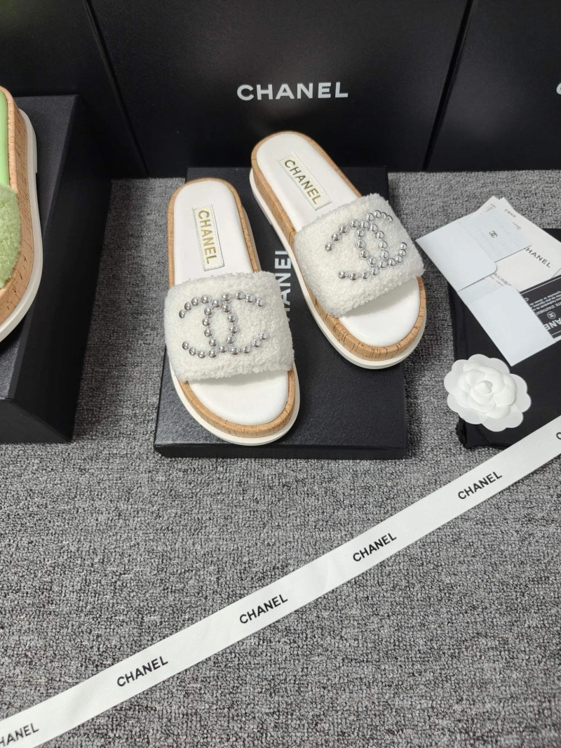 Resilient Chxnxl Slippers 127102