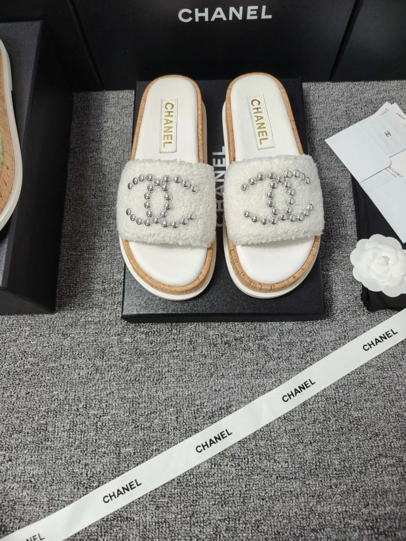 Resilient Chxnxl Slippers 127102