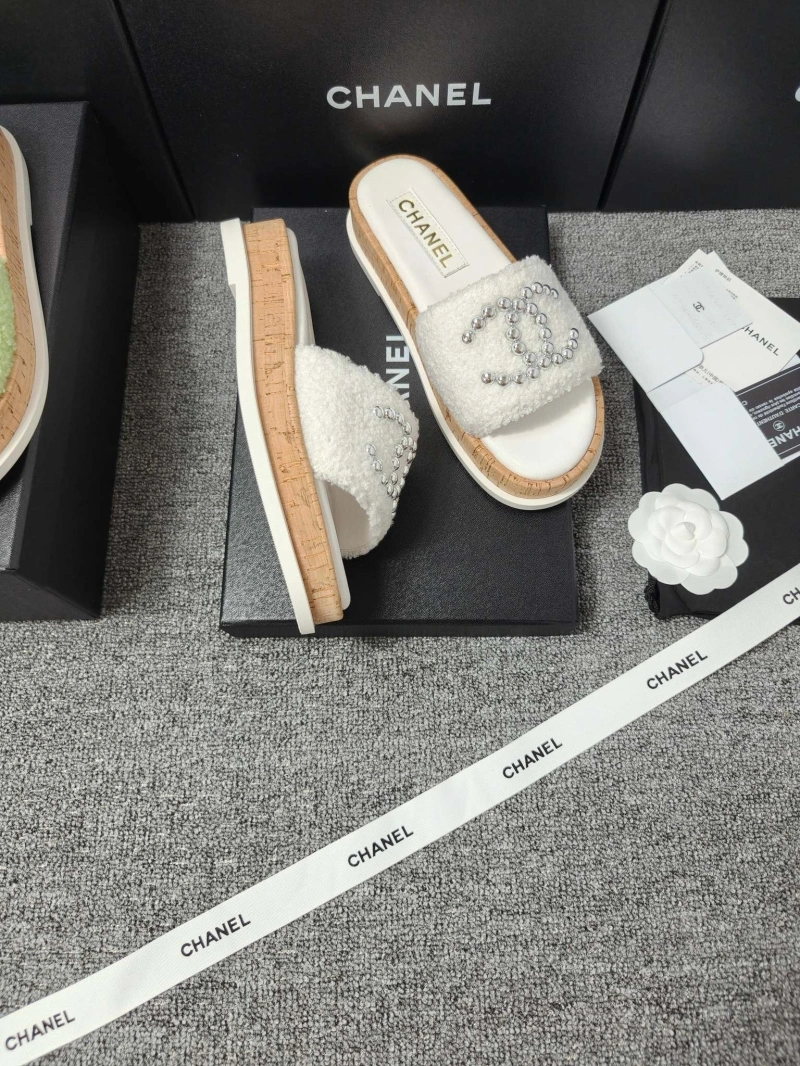 Resilient Chxnxl Slippers 127102