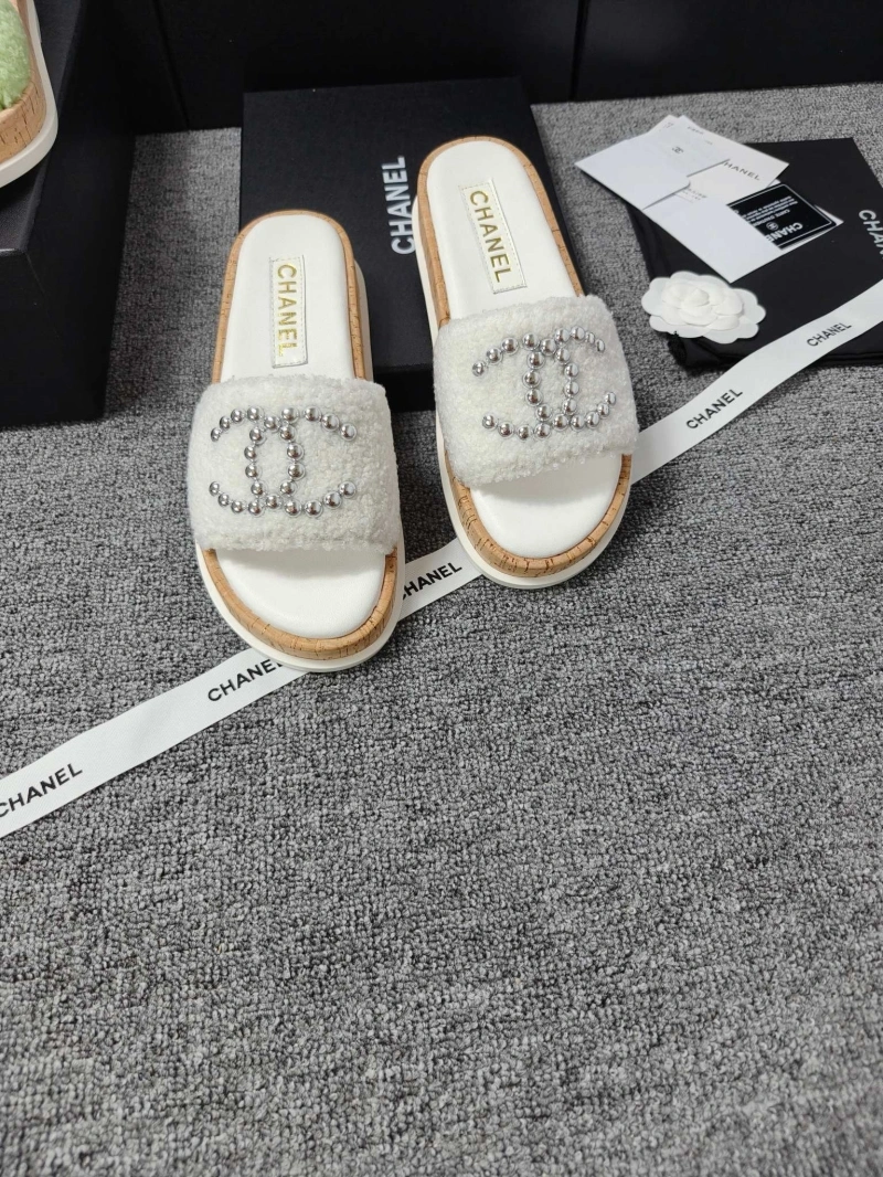 Resilient Chxnxl Slippers 127102