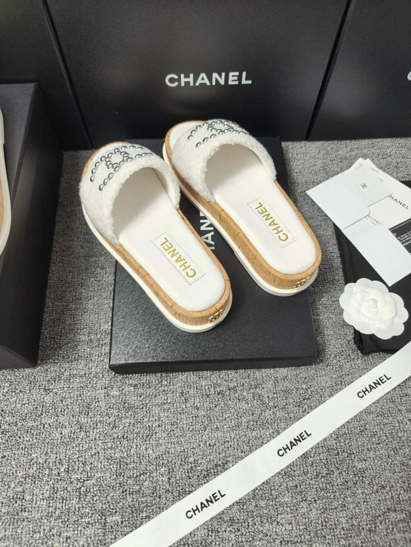 Resilient Chxnxl Slippers 127102