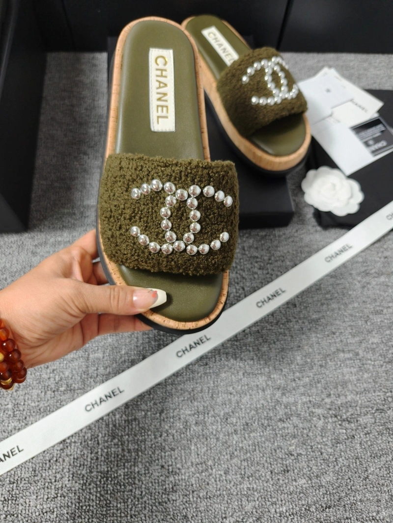 Affordable Chxnxl Slippers 127098