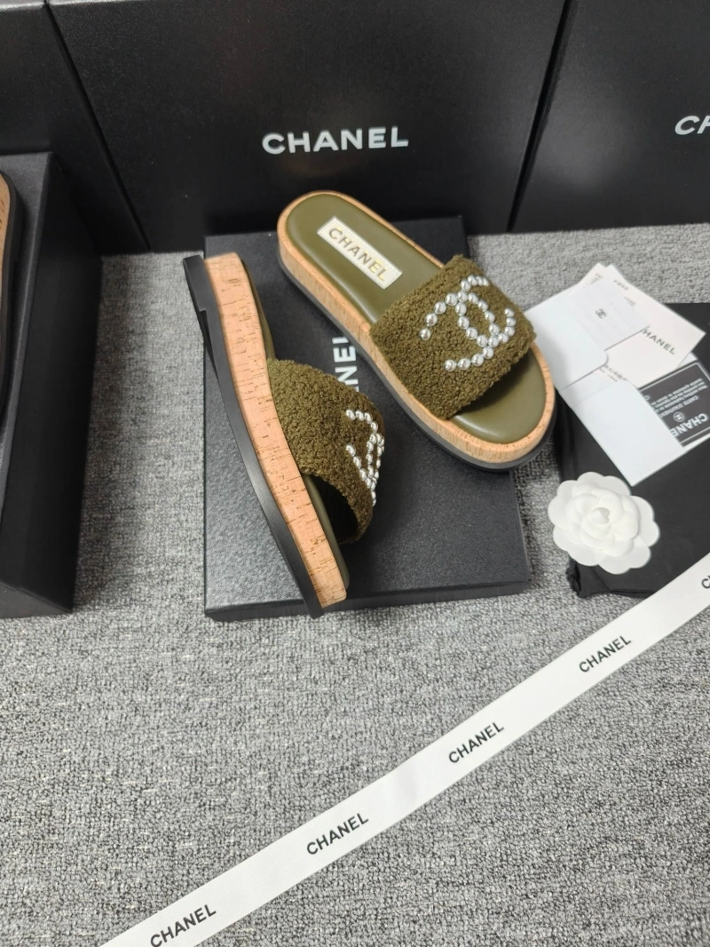 Affordable Chxnxl Slippers 127098
