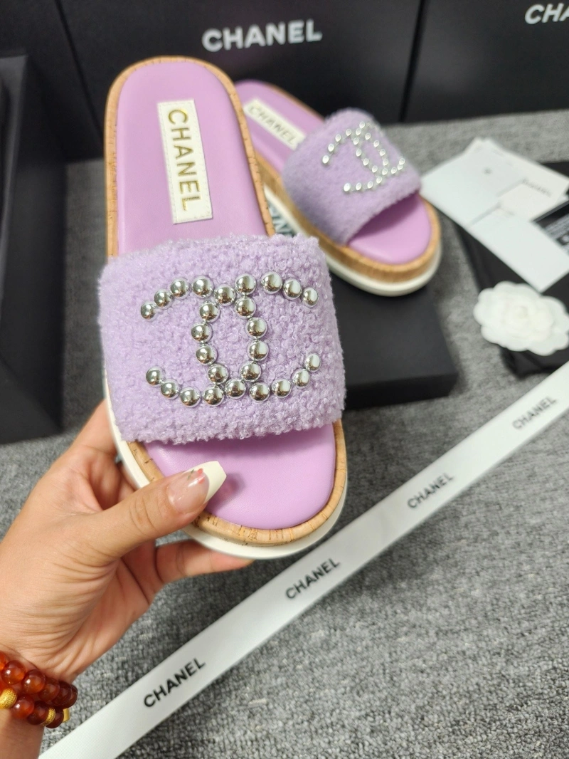 Durable Chxnxl Slippers 127096