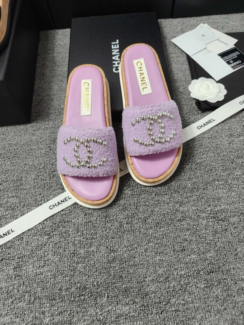 Durable Chxnxl Slippers 127096