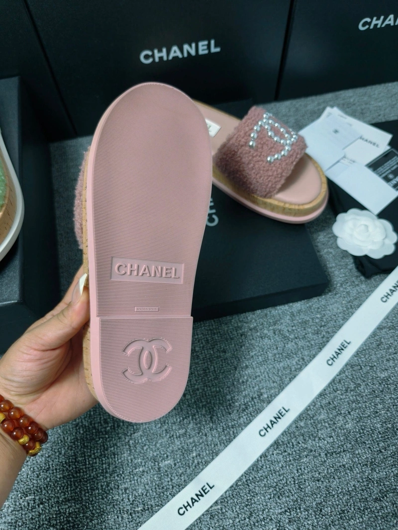Refined Chxnxl Slippers 127094