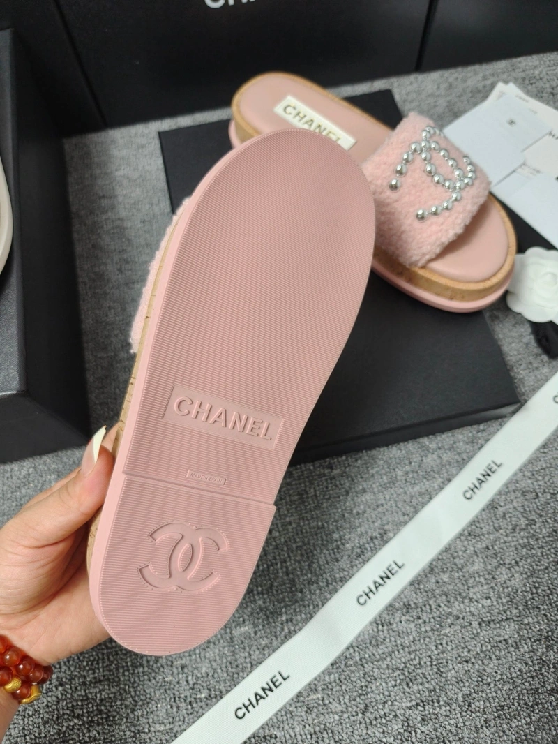 Flexible Chxnxl Slippers 127093