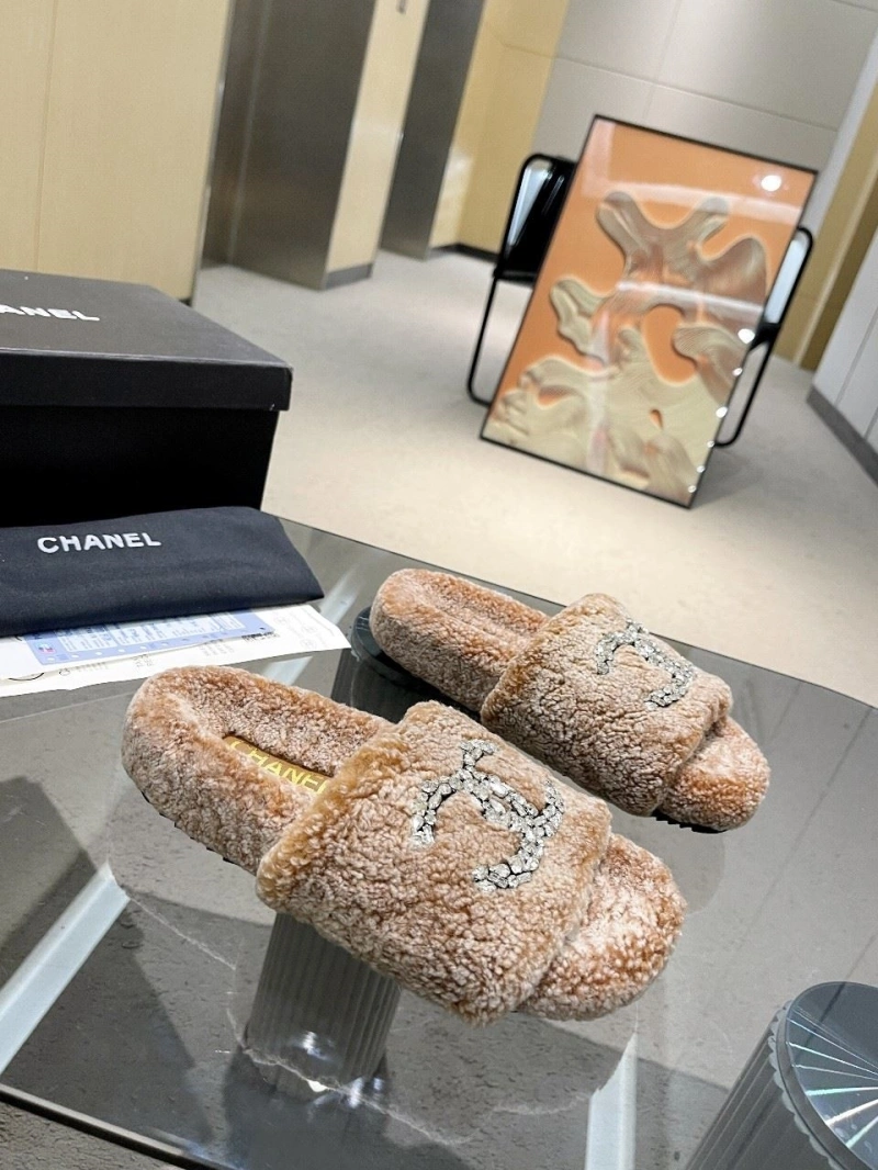 EasyMatch Chxnxl Slippers 127089