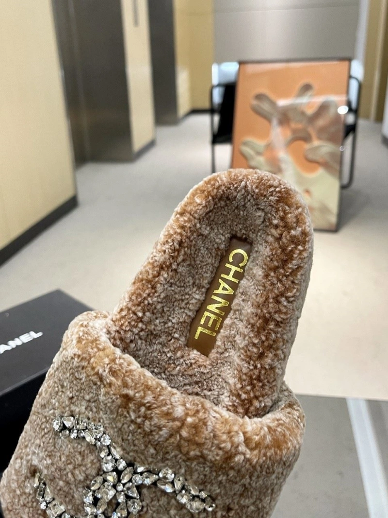 EasyMatch Chxnxl Slippers 127089