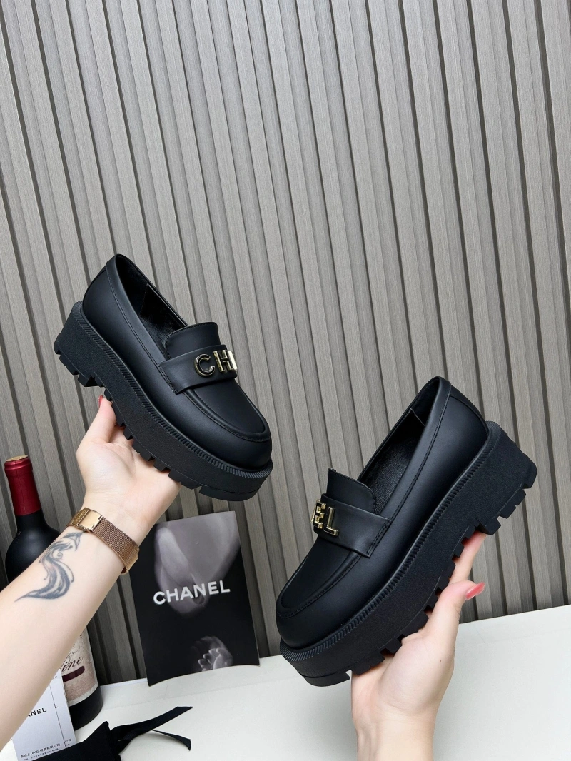 Bold Chxnxl Leather Shoes 127138