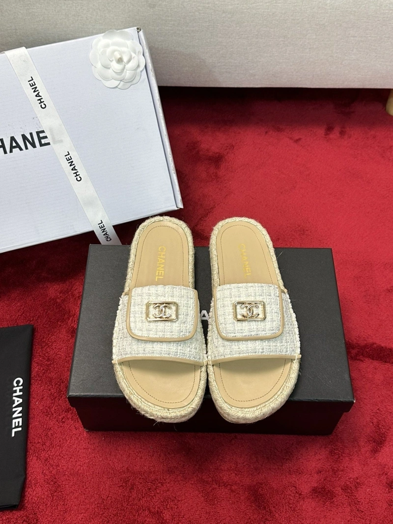 DailyWear Chxnxl Slippers 127081
