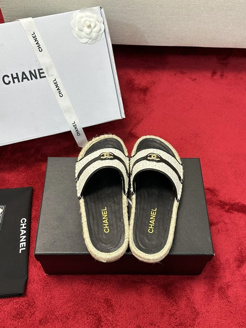 Lightweight Chxnxl Slippers 127078
