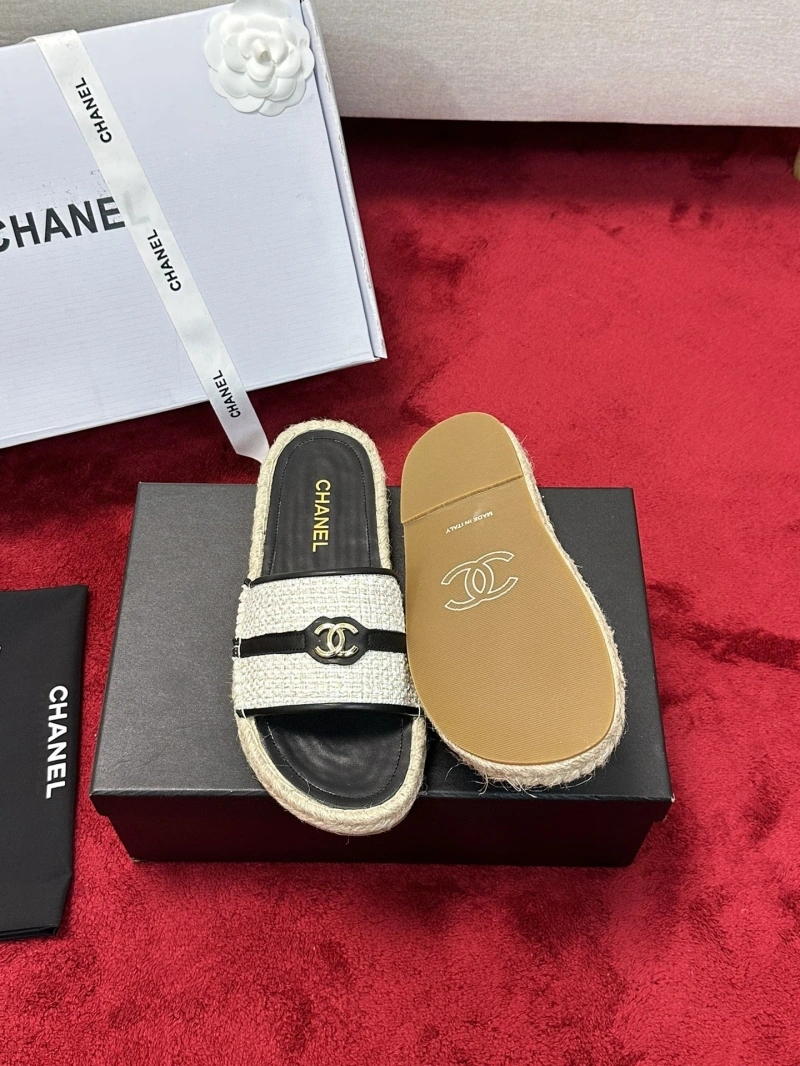 Lightweight Chxnxl Slippers 127078