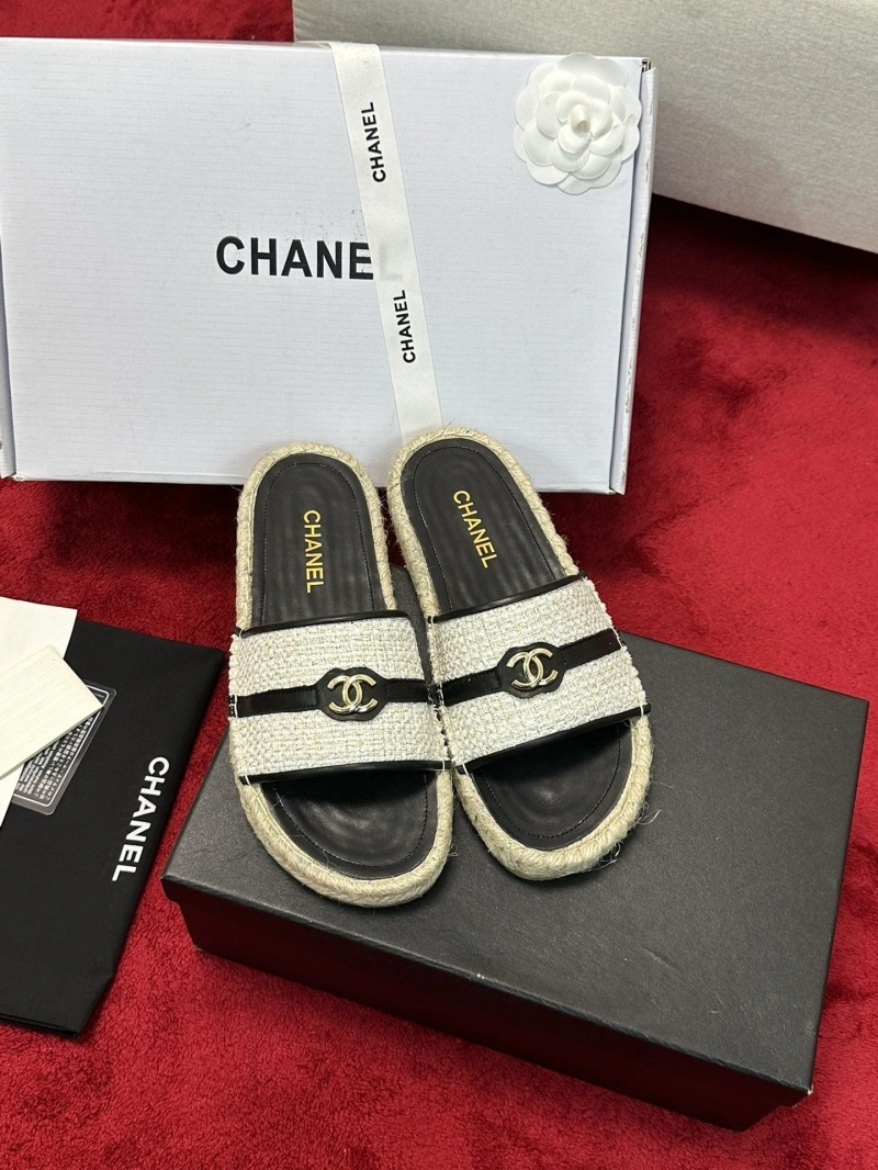 Lightweight Chxnxl Slippers 127078