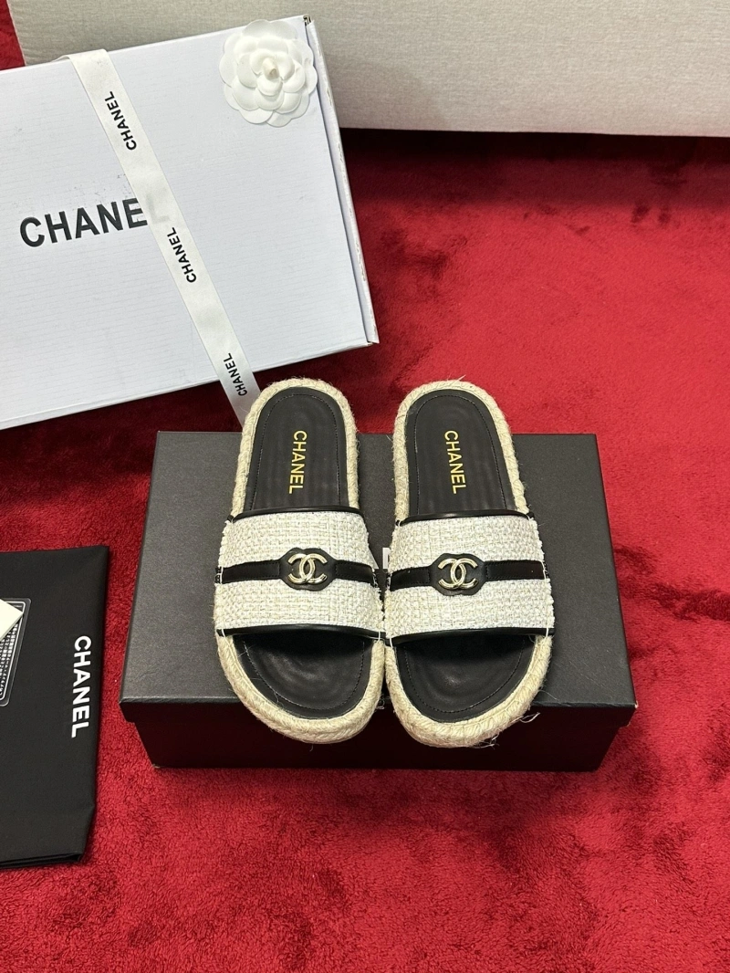 Lightweight Chxnxl Slippers 127078
