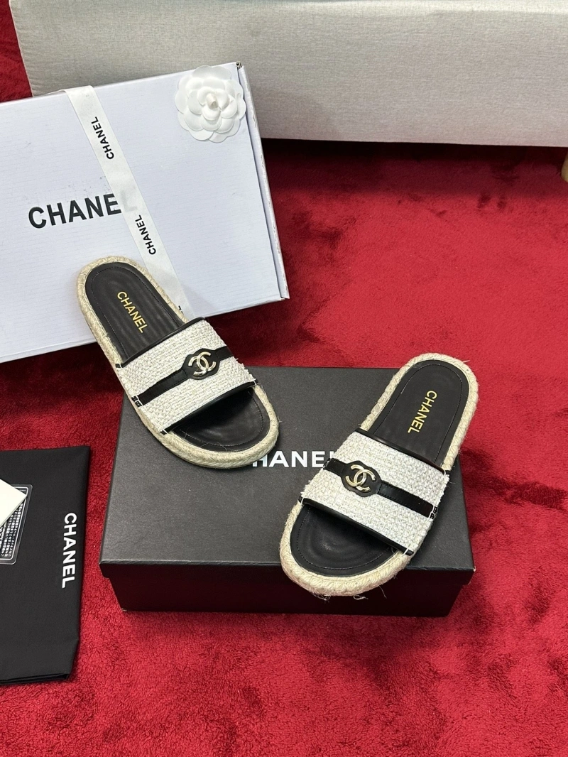 Lightweight Chxnxl Slippers 127078