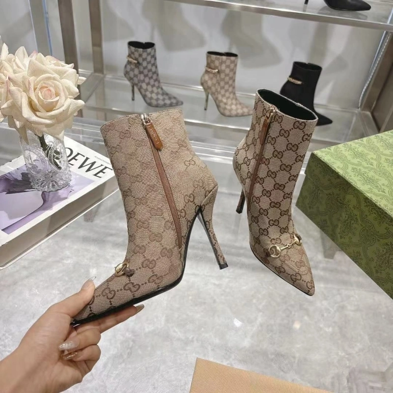 Versatile Gxccx Boots 161736