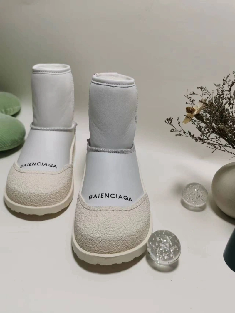 Compact Bxlxnciaga Boots 109817