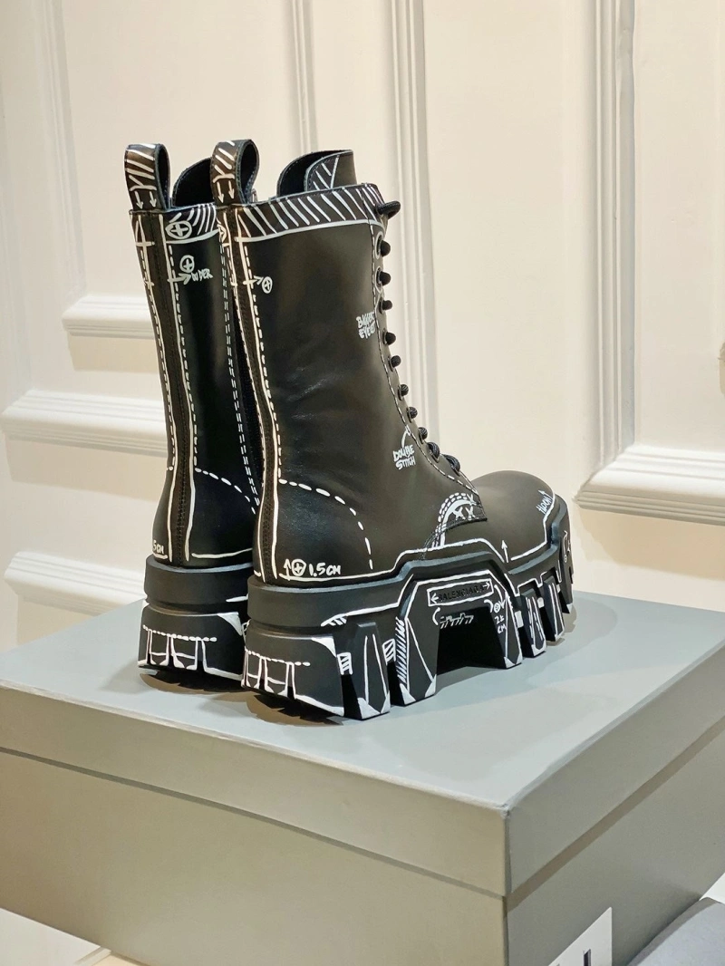 Bxlxnciaga Boots Compact 109820
