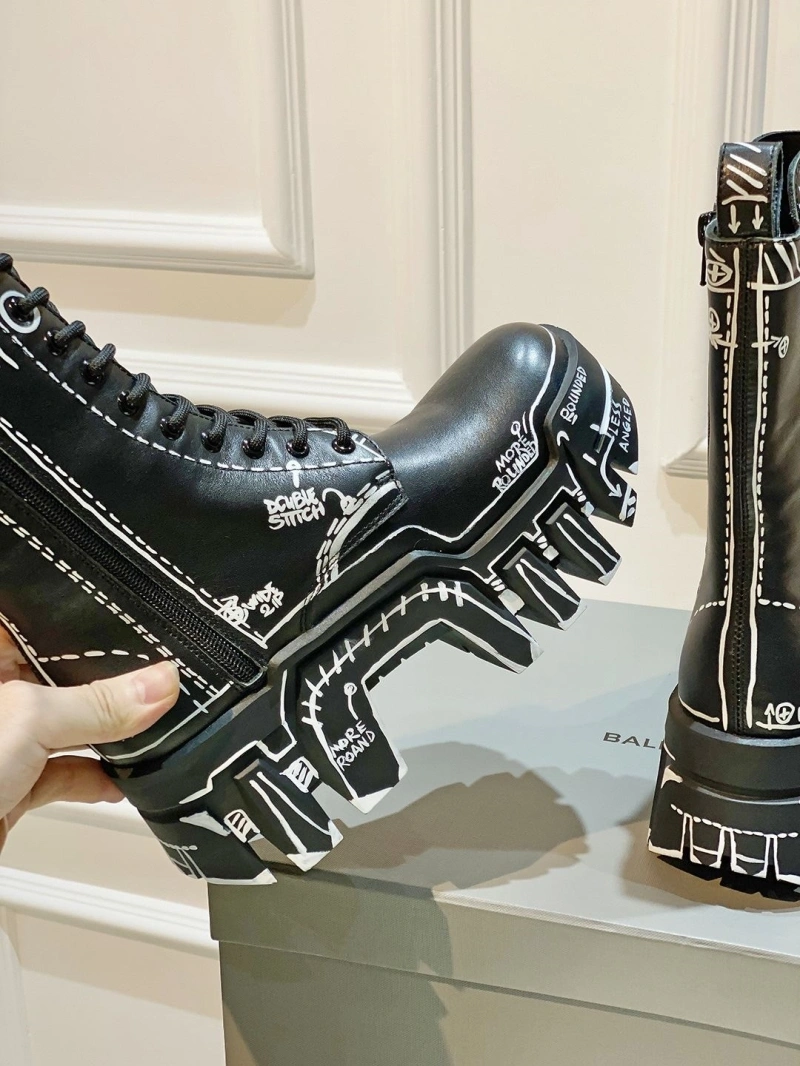 Bxlxnciaga Boots Compact 109820