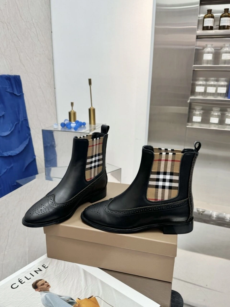 Flexible Bxrbxrry Boots 115245