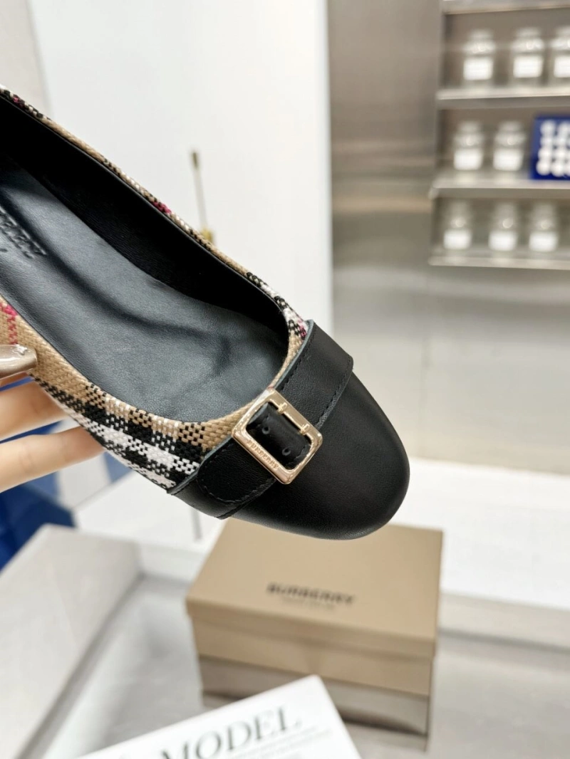 Sleek Bxrbxrry Flat Shoes 115246