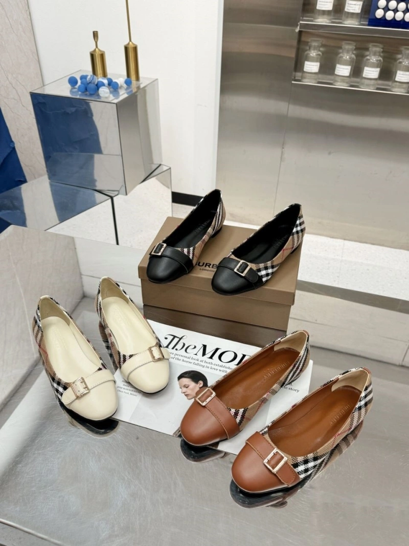 Sleek Bxrbxrry Flat Shoes 115246