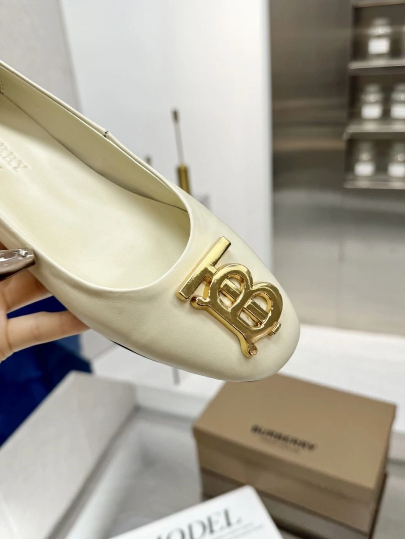Sleek Bxrbxrry Flat Shoes 115247