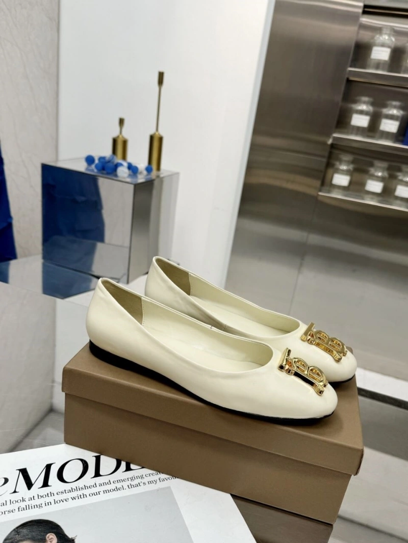Sleek Bxrbxrry Flat Shoes 115247