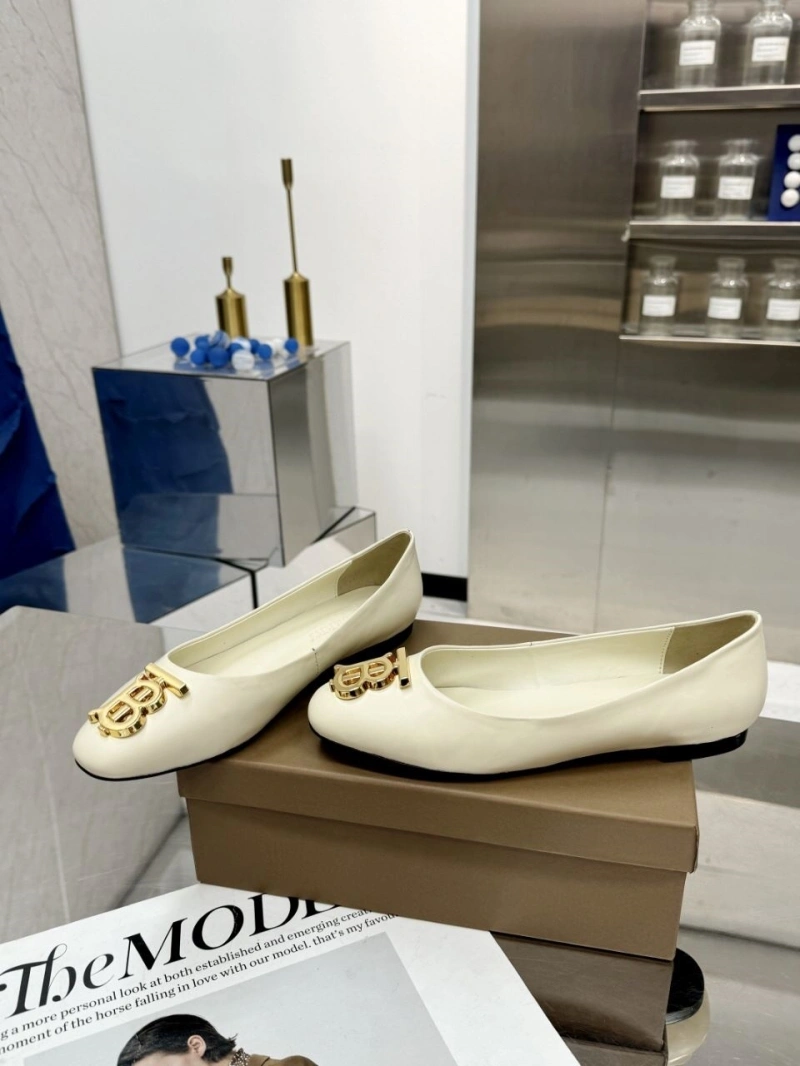 Sleek Bxrbxrry Flat Shoes 115247