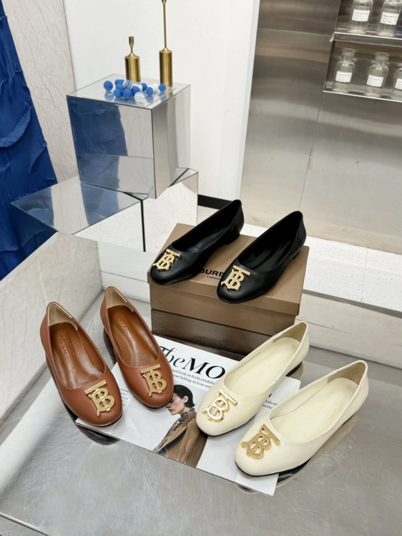 Sleek Bxrbxrry Flat Shoes 115247