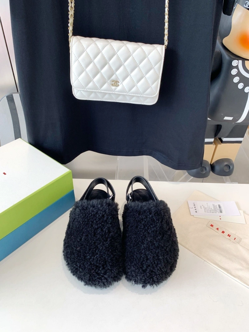 Trendsetting Othxr Slippers 215618