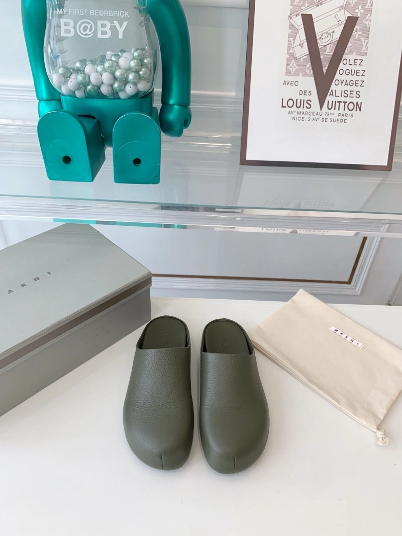 WellDesigned Othxr Slippers 215596