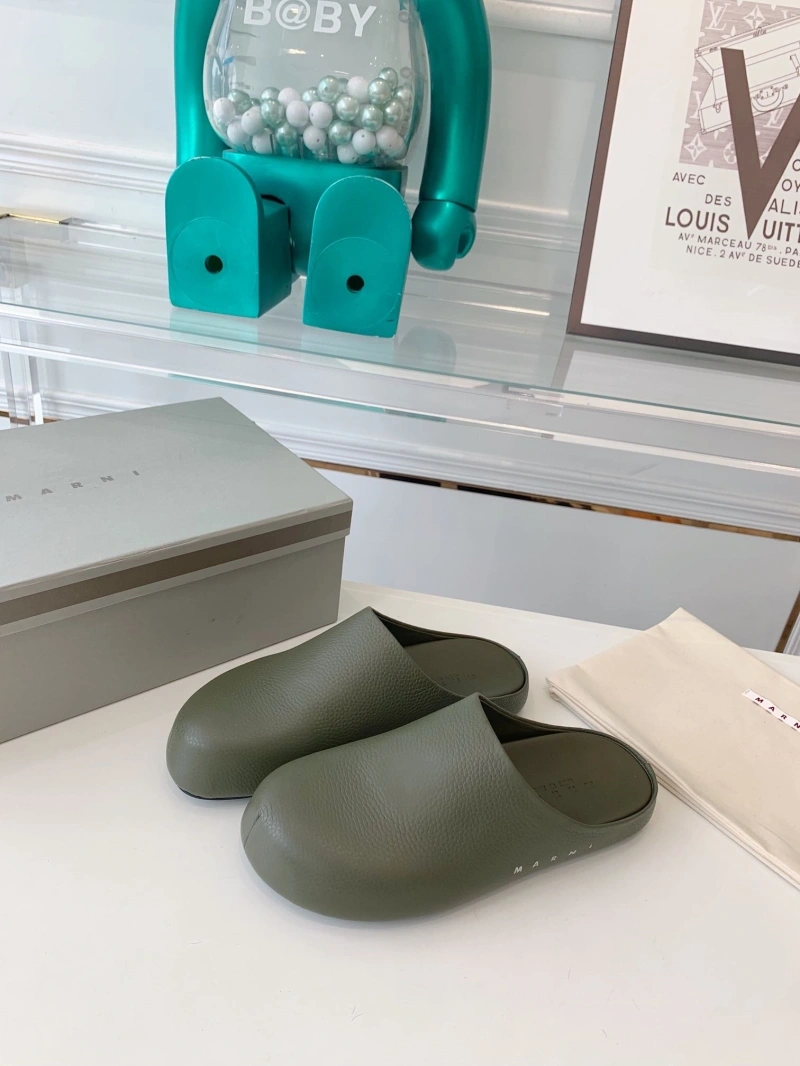 WellDesigned Othxr Slippers 215596