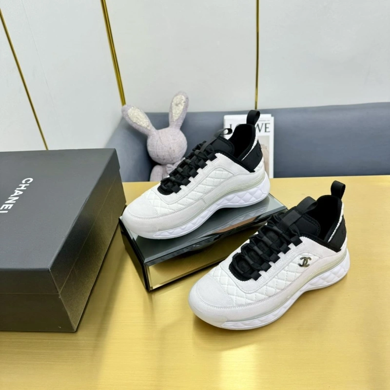 Sleek Chxnxl Sneakers 126988