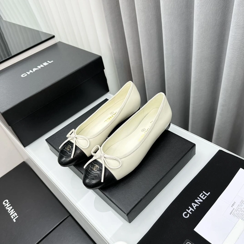 Bold Chxnxl Flat Shoes 127229
