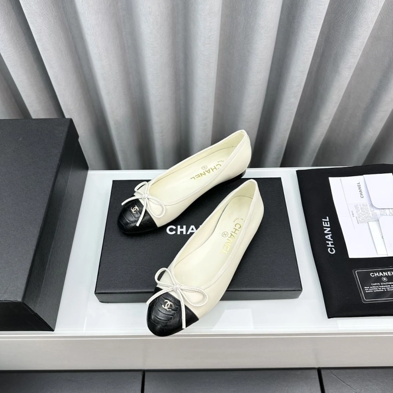 Bold Chxnxl Flat Shoes 127229