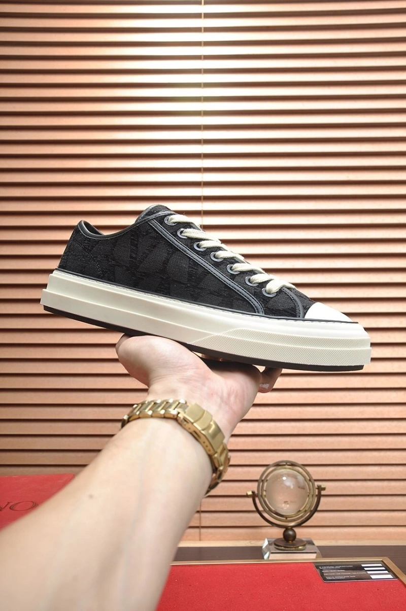 Bold Vxlxntino Sneakers 233136