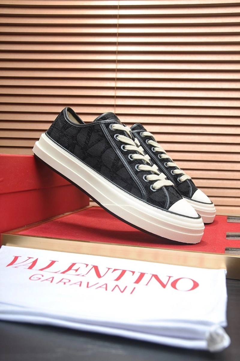 Bold Vxlxntino Sneakers 233136