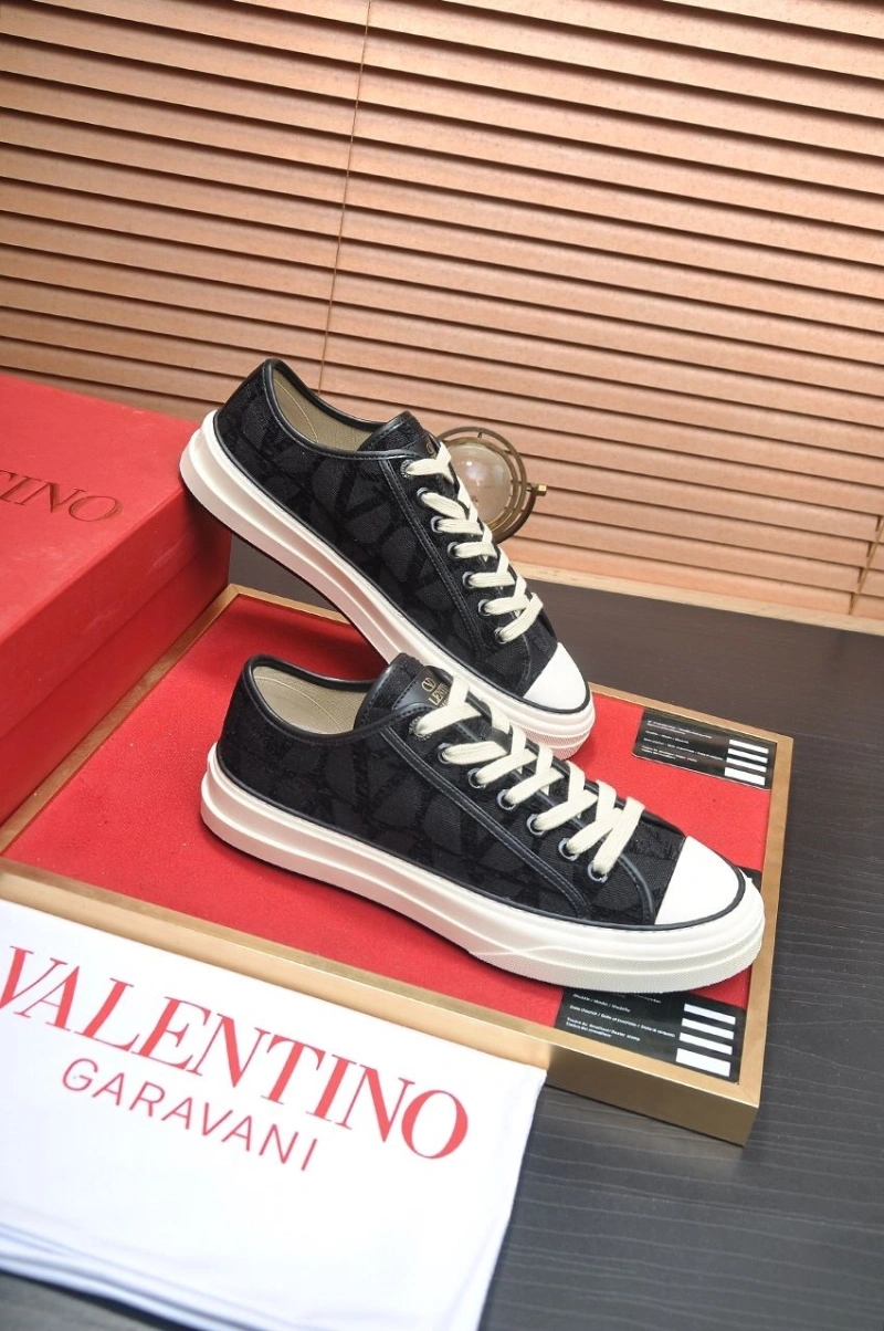 Bold Vxlxntino Sneakers 233136