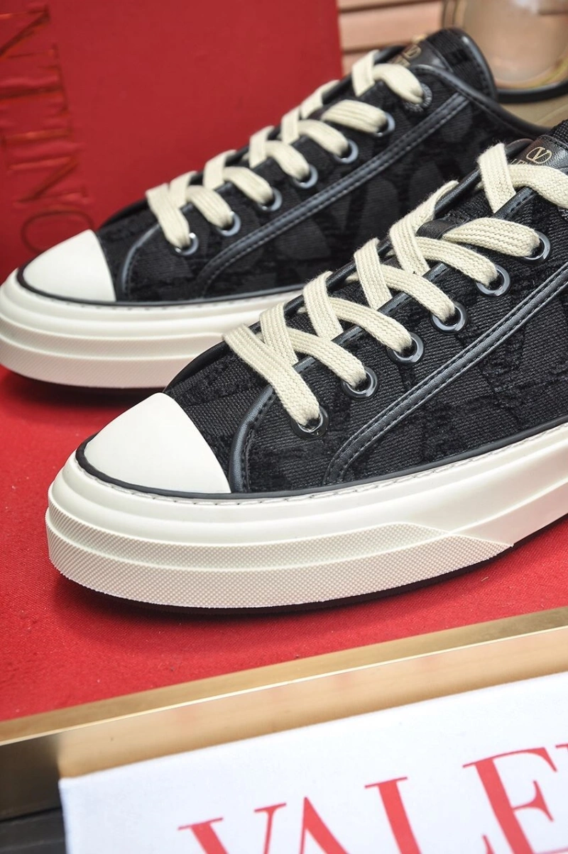 Bold Vxlxntino Sneakers 233136