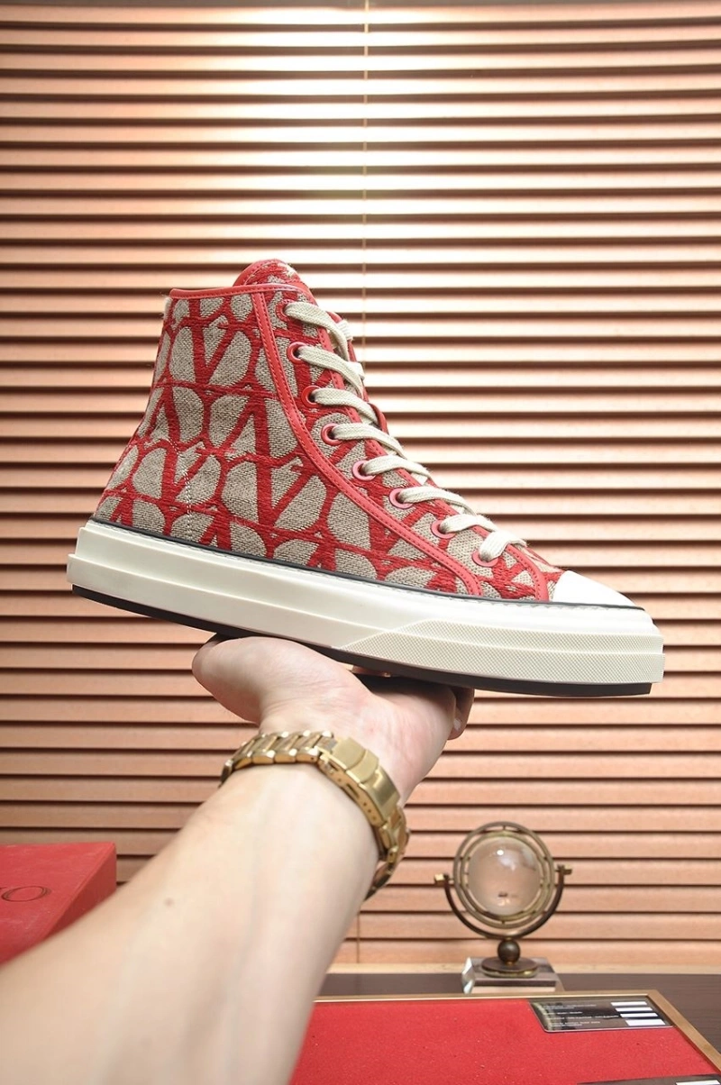 Trendsetting Vxlxntino Sneakers 233135