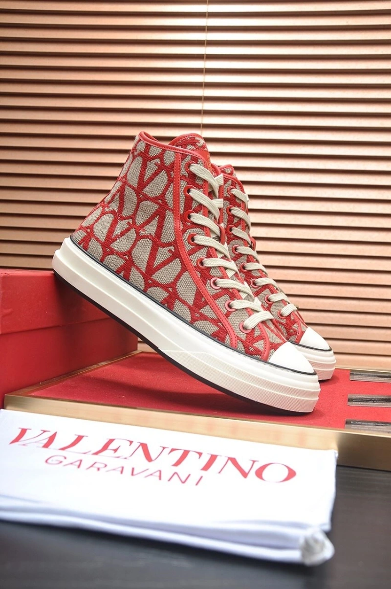 Trendsetting Vxlxntino Sneakers 233135