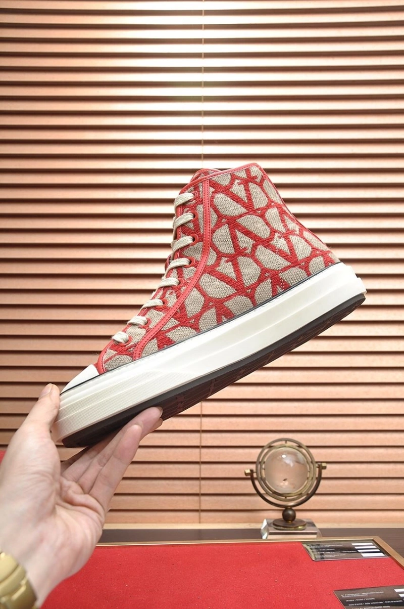 Trendsetting Vxlxntino Sneakers 233135