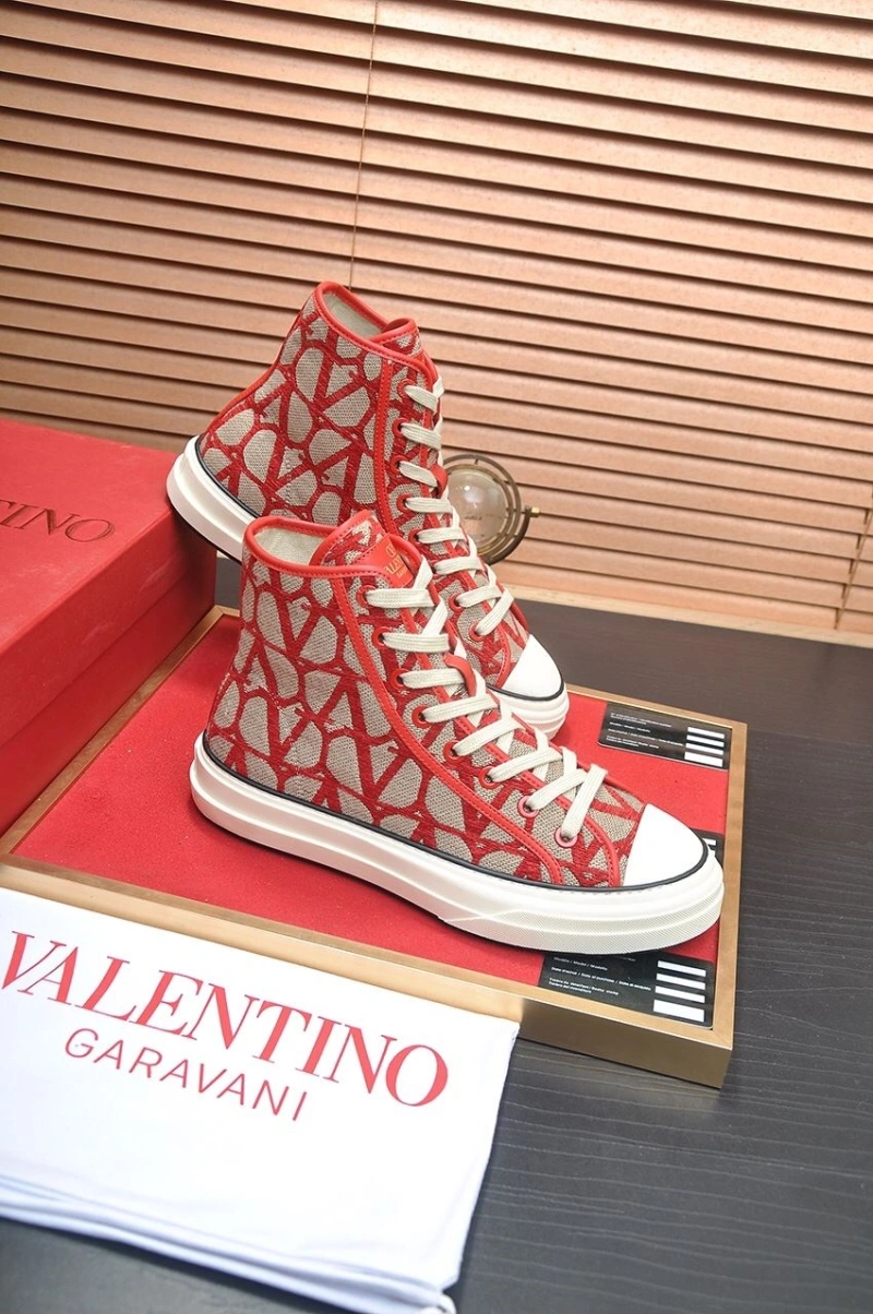 Trendsetting Vxlxntino Sneakers 233135