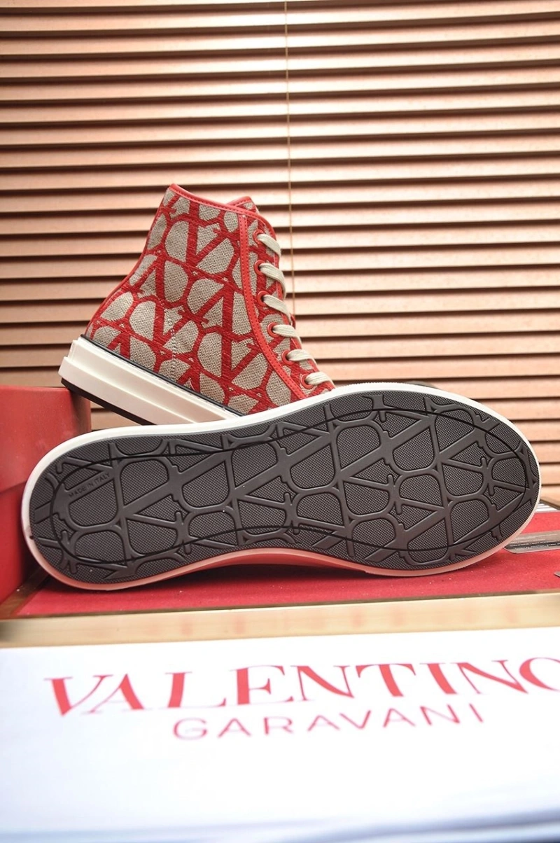 Trendsetting Vxlxntino Sneakers 233135