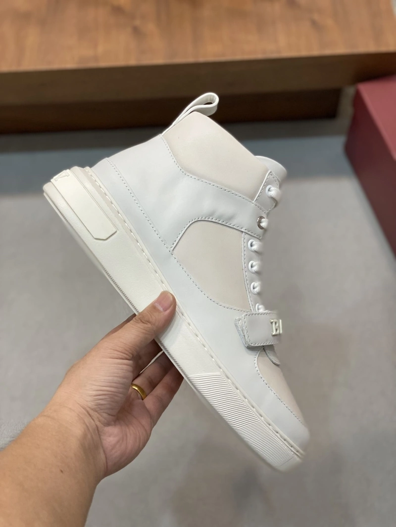 Fashionable Bxrbxrry Sneakers 115572